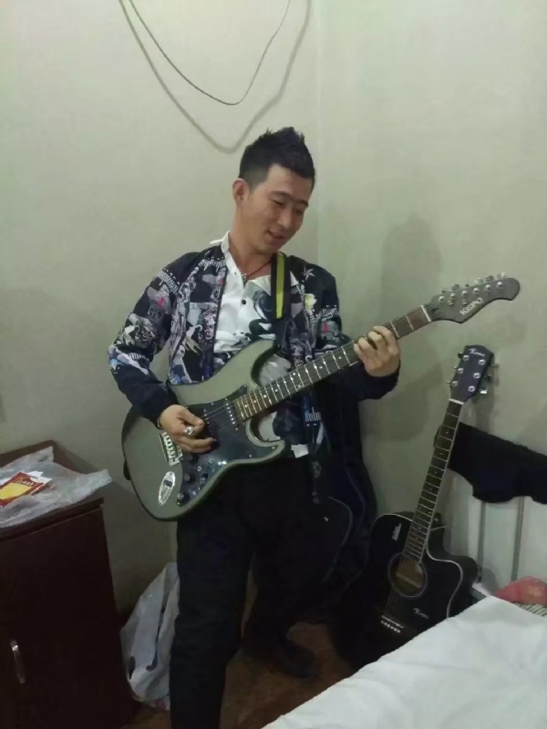 小吉他的第一张照片--双辽蓝颜知己交友网